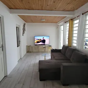  Hébergement de vacances Maison D'hanaya